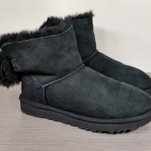 UGG Arielle Genuine Shearling Bootie, Black Suede, Womens Size 9 / 40